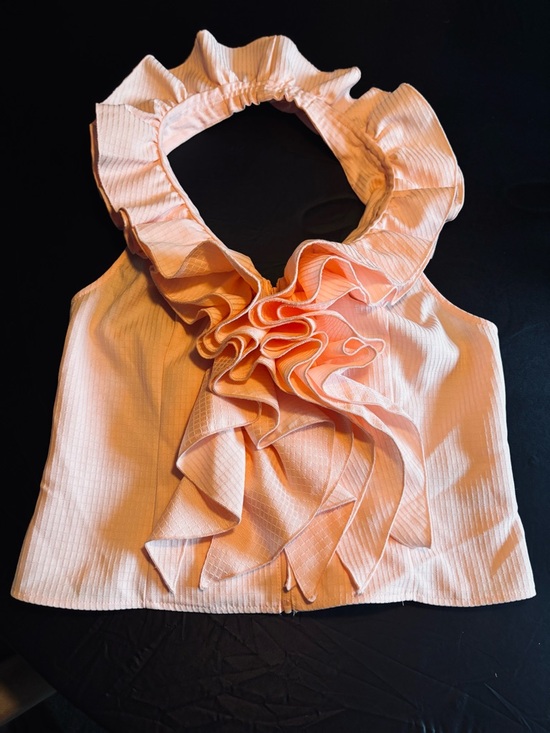 Tops - Ruffled Halter Camisole in Peach Size L (measurements in photo)
